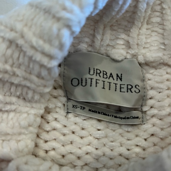 Urban Outfitters Chunky Cropped Sweater, Cream, Size XS - Picture 3 of 3